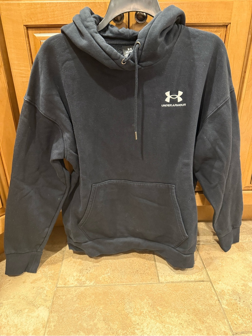 Under Armour women M Black Hoodie Sweatshirt